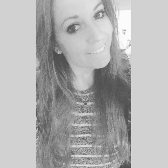 Meet your Posher, Cassandra - Picture 1 of 1